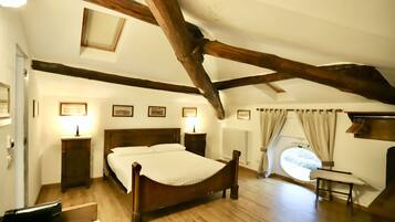 1 camera, ferro/asse da stiro, accesso a Internet, lenzuola