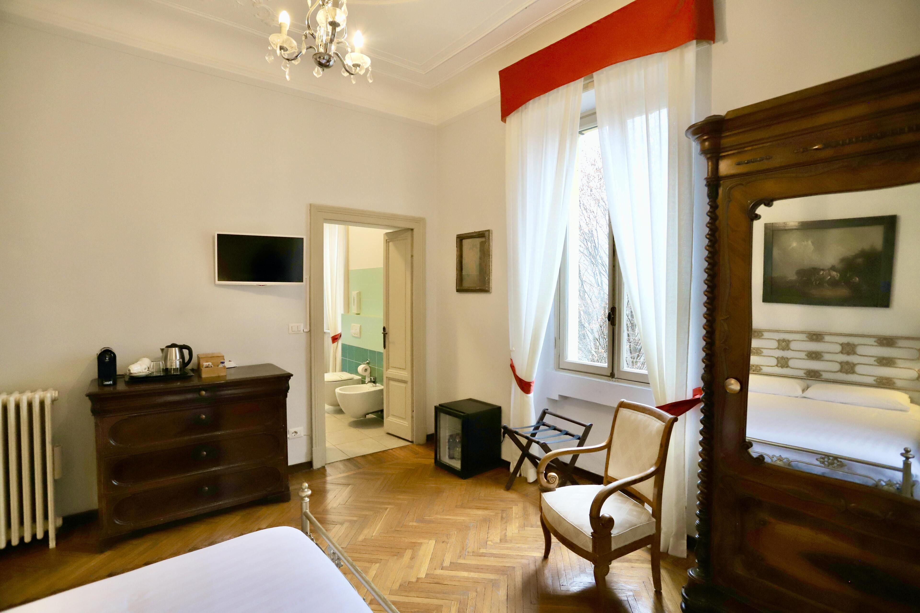 1 bedroom, iron/ironing board, internet, bed sheets