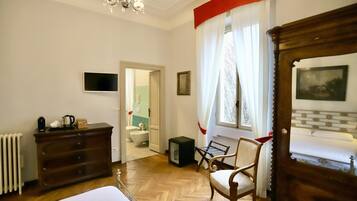 1 Schlafzimmer, BĂŒgeleisen/BĂŒgelbrett, Internetzugang, BettwĂ€sche