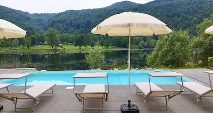 Refined and romantic Villa located on Lake Ghirla in the province of Varese