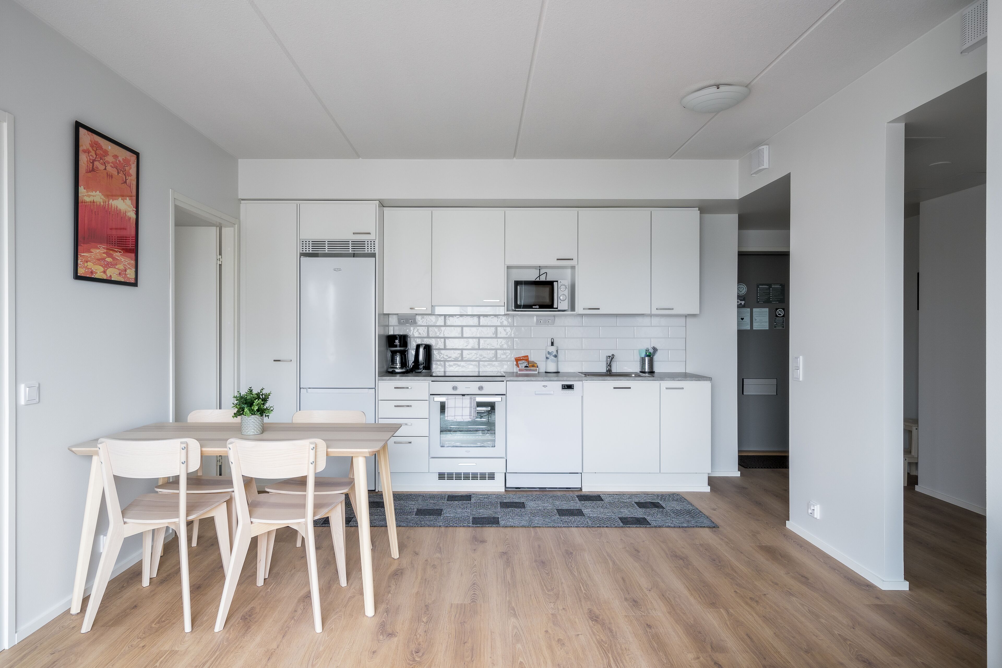 Standardlejlighed - 2 soveværelser - balkon | Privat køkken | Køleskab/fryser i fuld størrelse, mikrobølgeovn, ovn, kogeplade