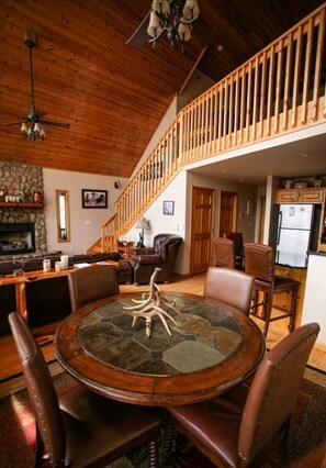 Dining - Luxury Chalet w/Views, Wi-fi, Hot Tub & Pool Table (Murphy)