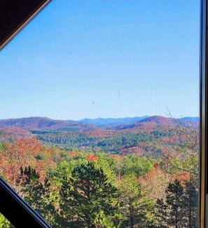 Interior - Luxury Chalet w/Views, Wi-fi, Hot Tub & Pool Table (Murphy)