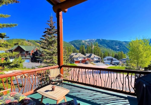 Wonderful Townhome | Ski In / Out | AC | Sleeps 12