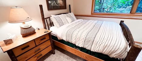 4 bedrooms, iron/ironing board, free WiFi, bed sheets