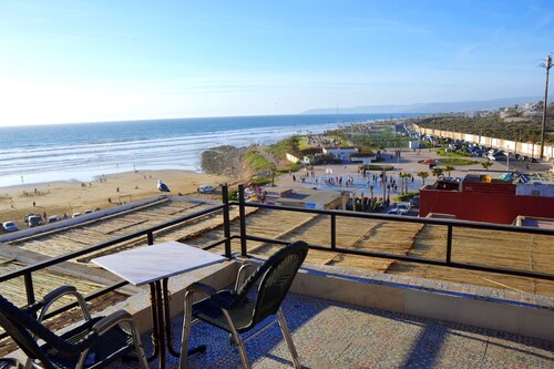 Sea view apartment, 20 metres from the beach
