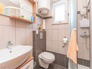 Shower, hair dryer, towels - Apartments Lilly - Two Bedroom Apartment with Terrace and Sea View (Pasman)