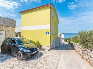 Property grounds - Apartments Lilly - Two Bedroom Apartment with Sea View and Terrace (Pasman)