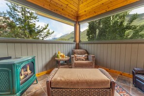 Property grounds - ICONIC Eagle Lodge | Pool + Private Hot Tub | Ski In/Out – CLOSEST House to Hill (Panorama)