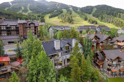 Eagle House, Hostaway