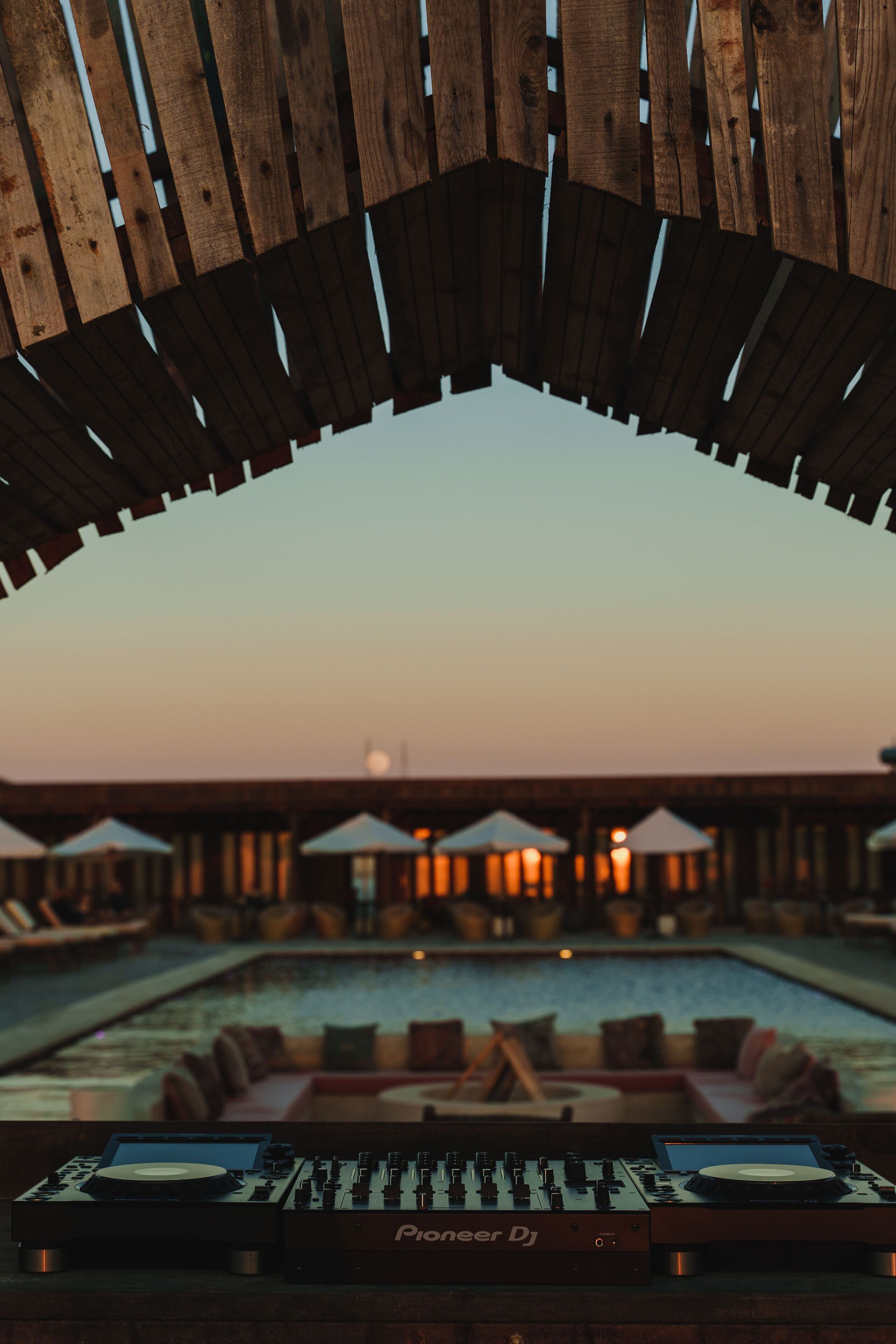 Außenpool, geöffnet von 08:30 Uhr bis 20:00 Uhr, Sonnenschirme