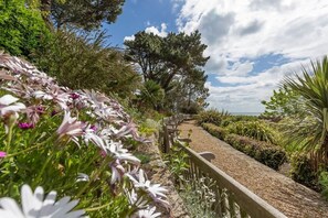 Property grounds - The Coach House- Spacious Outside Decking (Poole)