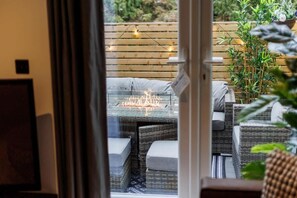 Interior - The Coach House- Spacious Outside Decking (Poole)