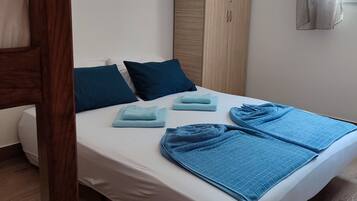 Studio Economy | Bộ đồ giường kháng dị ứng, bàn ủi/dụng cụ ủi quần áo