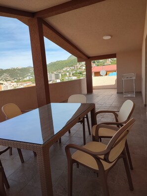 Apartemen Comfort | Teras/patio