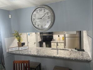 冰箱、微波炉、烤箱、炉灶