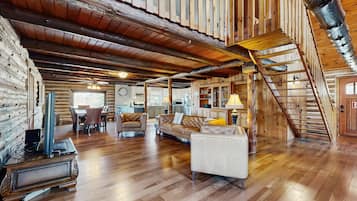 Fernseher, DVD-Player, BĂŒcher, Stereoanlage