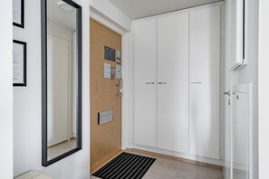 Lägenhet Standard - 3 sovrum - balkong | Garderob