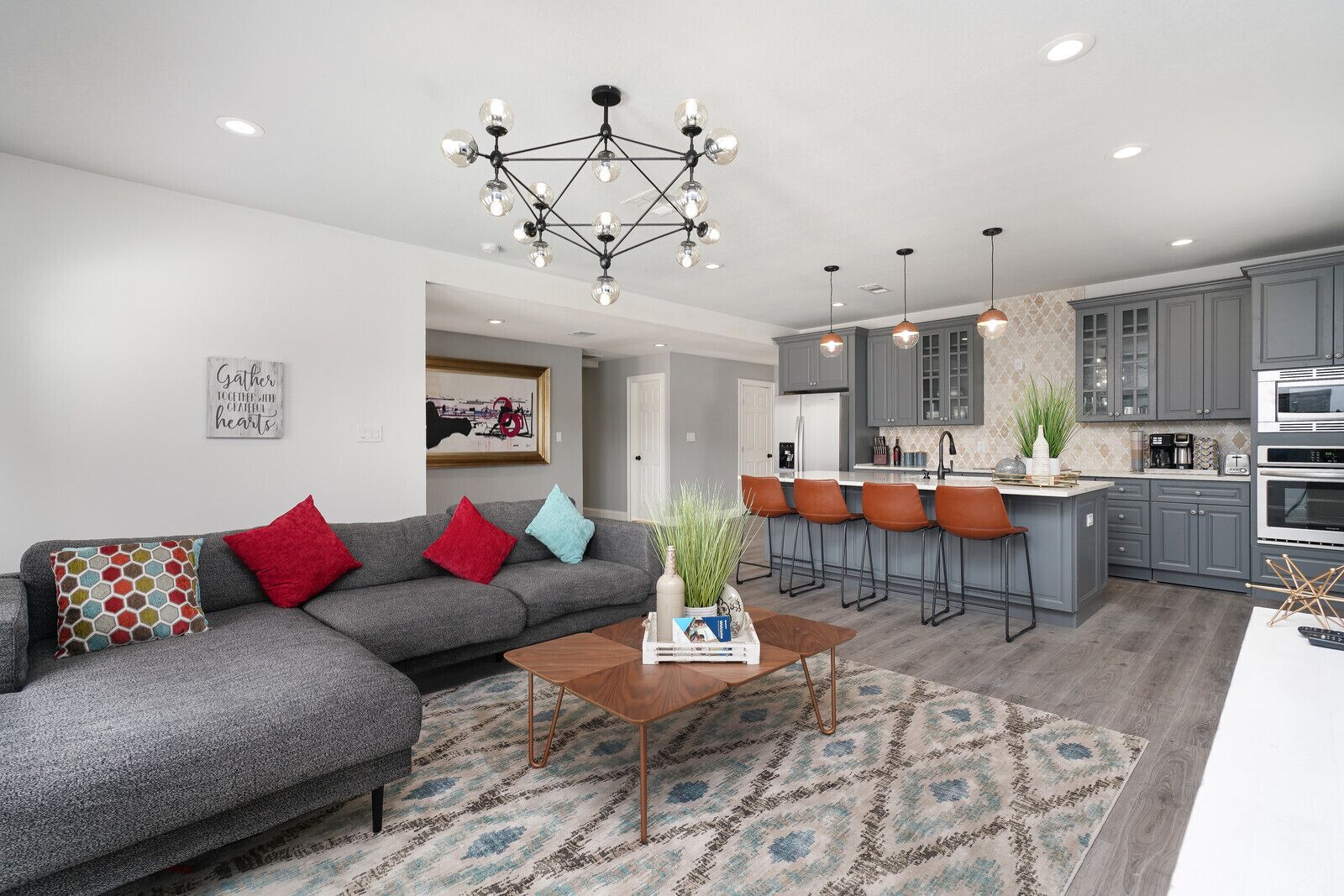 Lux Stay nears the Pearl and Riverwalk
