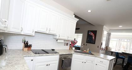 Golf community/Beautiful house with a golf view