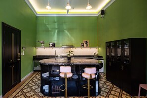 Maison Exclusive | Cuisine privée | Machine à expresso, cafetière/bouilloire, bouilloire électrique