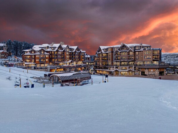 Exterior - Breckenridge Peak 8 1BR - Luxury resort ski in/Ski out (Breckenridge)