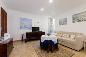 TV - YouHouse Ca Na Mosseta, cozy apartment for 2-3 guests (Porreres)