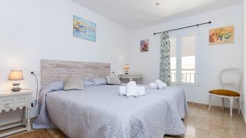 1 dormitorio, tabla de planchar con plancha, cuna de viaje y wifi gratis