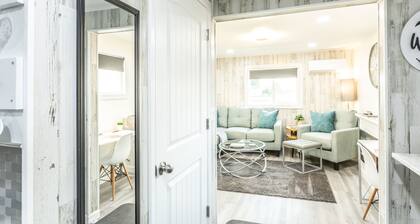 Adorable cottage with king Size bed and a short distance to WW University