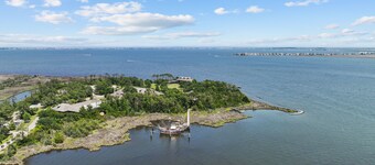 Downtown Manteo Studio - 12 minutes to OBX beaches!