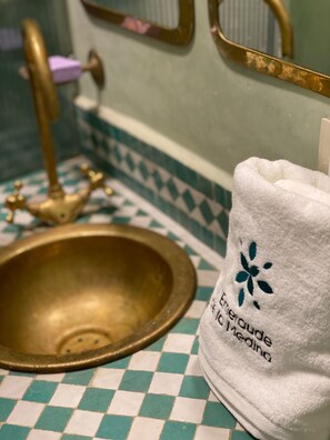 Comfort villa, 6 slaapkamers | Badkamer | Gratis toiletartikelen, badjassen