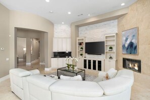 Living area - Beautiful Resort Style Oasis - Private Golf Community. Tons of social amenities. (La Quinta)