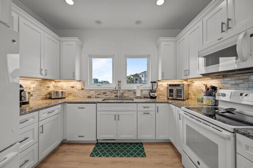 5BR Oceanfront House with Indoor Pool & Hot Tub