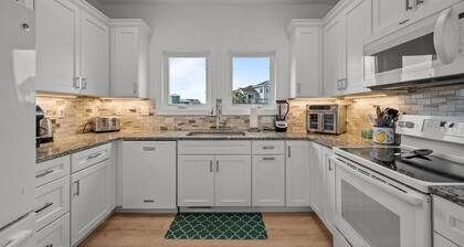 5BR Oceanfront House with Indoor Pool & Hot Tub