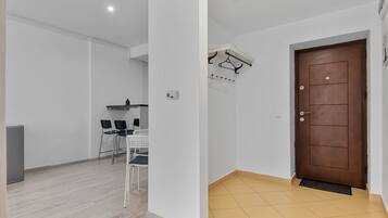 1 bedroom, desk, free WiFi, bed sheets