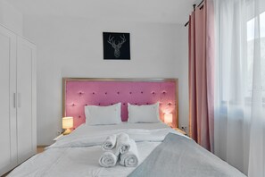 1 habitación, escritorio, wifi gratis y ropa de cama