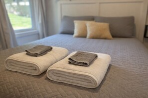 4 bedrooms, iron/ironing board, free WiFi, bed sheets