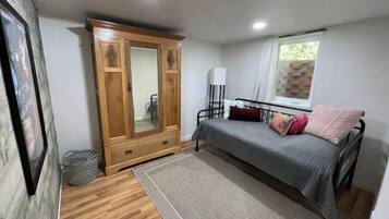 3 bedrooms, free WiFi, bed sheets