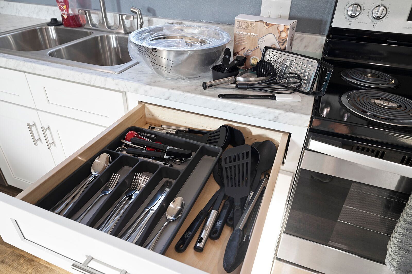 Refrigerador, microondas, horno y parrilla de estufa 