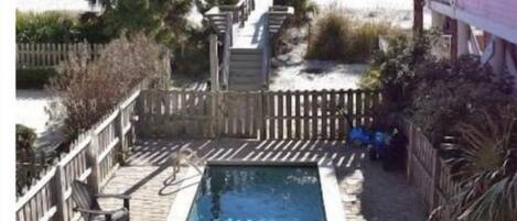 Alberca al aire libre y alberca climatizada