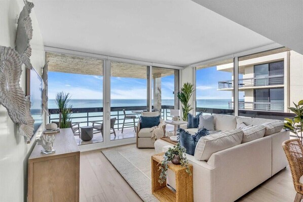 Fernseher, Stereoanlage