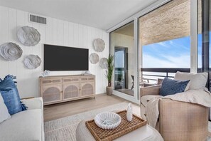 Fernseher, Stereoanlage