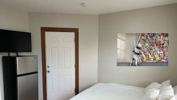 1 Schlafzimmer, Schreibtisch, Bettwäsche