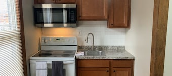 1 mile from Strong URMC, Downtown Rochester Micro Studio Tiny House Apartment