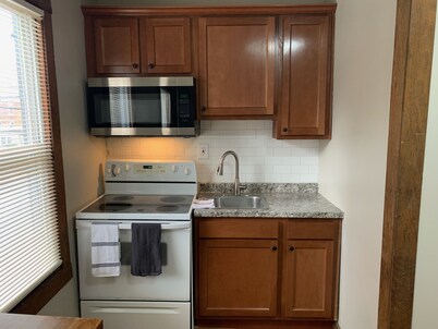 1 mile from Strong URMC, Downtown Rochester Micro Studio Tiny House Apartment
