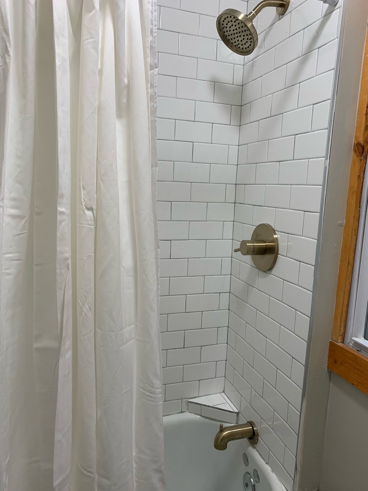 Douche, serviettes fournies