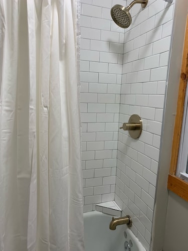 1 mile from Strong URMC, Downtown Rochester Micro Studio Tiny House Apartment