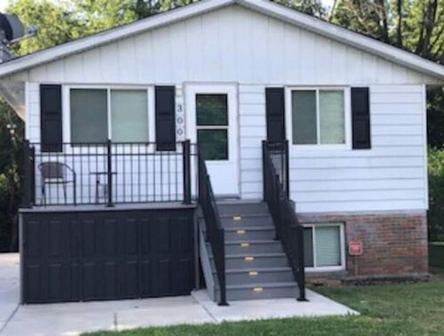 Fortress of Solitude/2 bedroom entire private apt