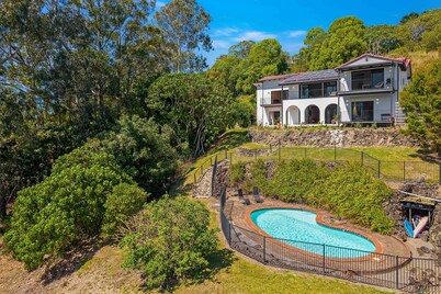 Buena Onda - stunning views & pool.