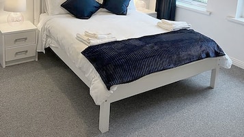 3 bedrooms, bed sheets